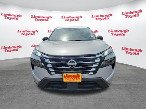 Used 2024 Nissan Rogue S AWD/4WD image 19