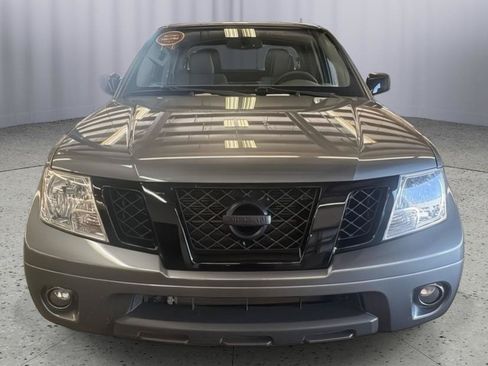 Used 2020 Nissan Frontier SV w/ Midnight Edition Floor Mats AWD/4WD image 9