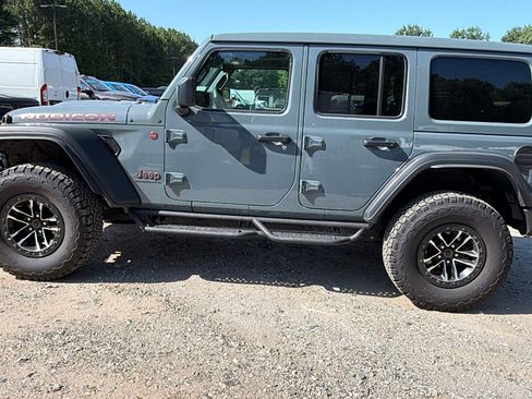 Used 2024 Jeep Wrangler Unlimited Rubicon w/ XTREMEE 35" Tire Package AWD/4WD image 11