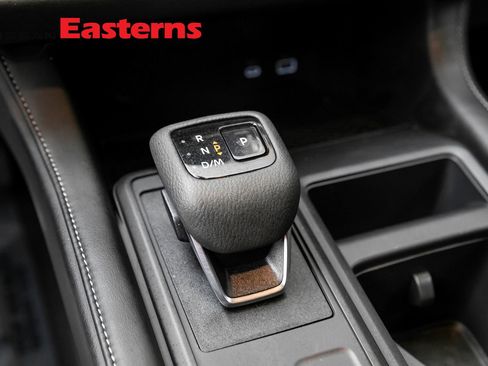 Used 2025 Nissan Pathfinder S image 21