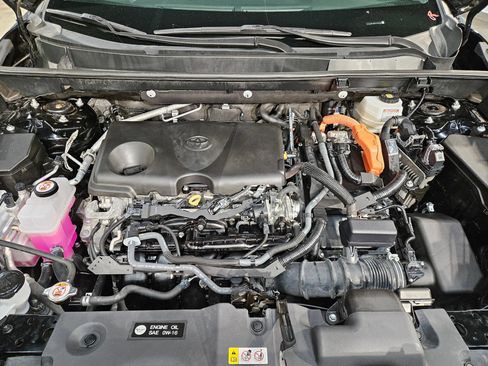 Used 2023 Toyota RAV4 LE AWD/4WD image 19