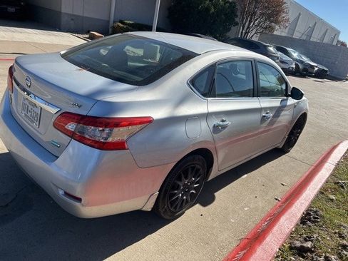 Used 2013 Nissan Sentra SV image 4