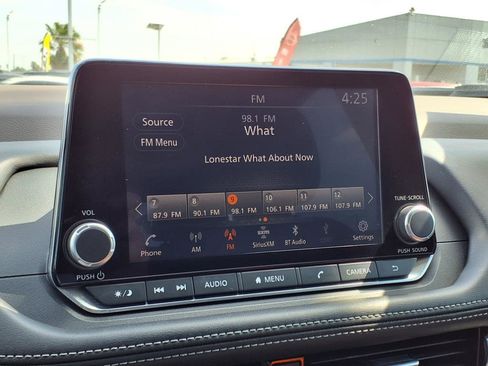 Certified 2022 Nissan Rogue SV image 17