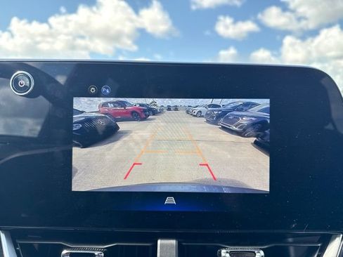 Used 2026 Chevrolet Equinox LT FWD image 22