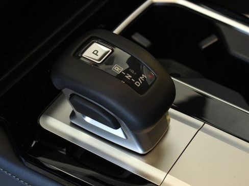 New 2026 Mitsubishi Outlander LE AWD/4WD image 32