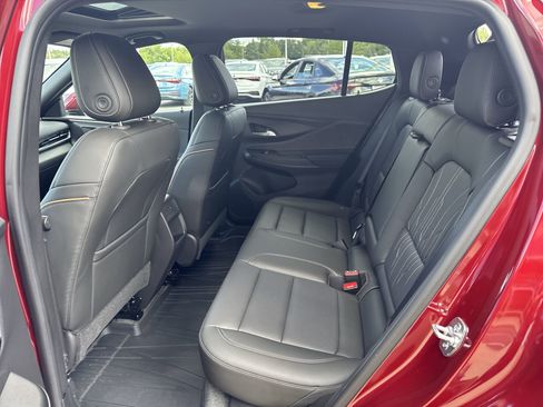 Certified 2025 Buick Envista Avenir image 23