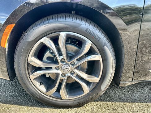 New 2026 Chrysler Pacifica Pinnacle image 12