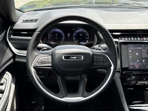 Certified 2025 Jeep Grand Cherokee Laredo X w/ Luxury Tech Group I RWD image 22