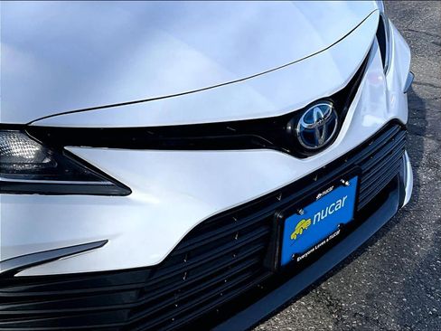 Used 2022 Toyota Camry LE image 31