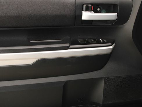 Used 2016 Toyota Tundra SR5 image 15