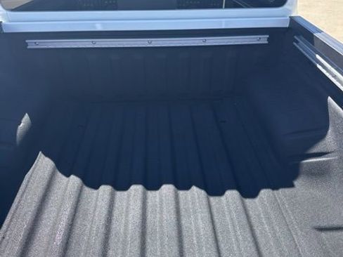 New 2026 Nissan Frontier SV w/ SV Convenience Package image 8