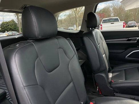 Used 2022 Kia Telluride S image 36