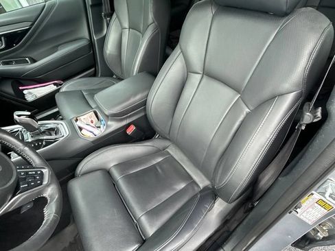 Used 2023 Subaru Outback Touring AWD/4WD image 2