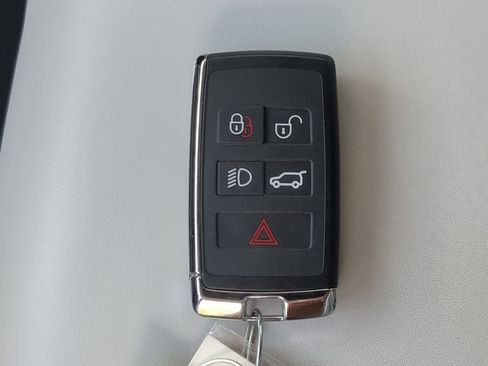 Used 2025 Land Rover Defender 110 X-Dynamic SE AWD/4WD image 35