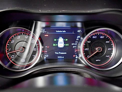 Used 2018 Dodge Charger SXT image 23