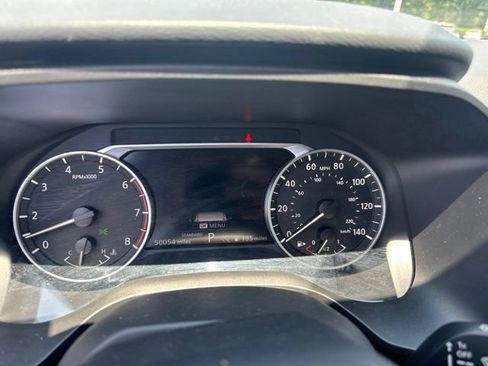 Used 2025 Nissan Rogue SV FWD image 14