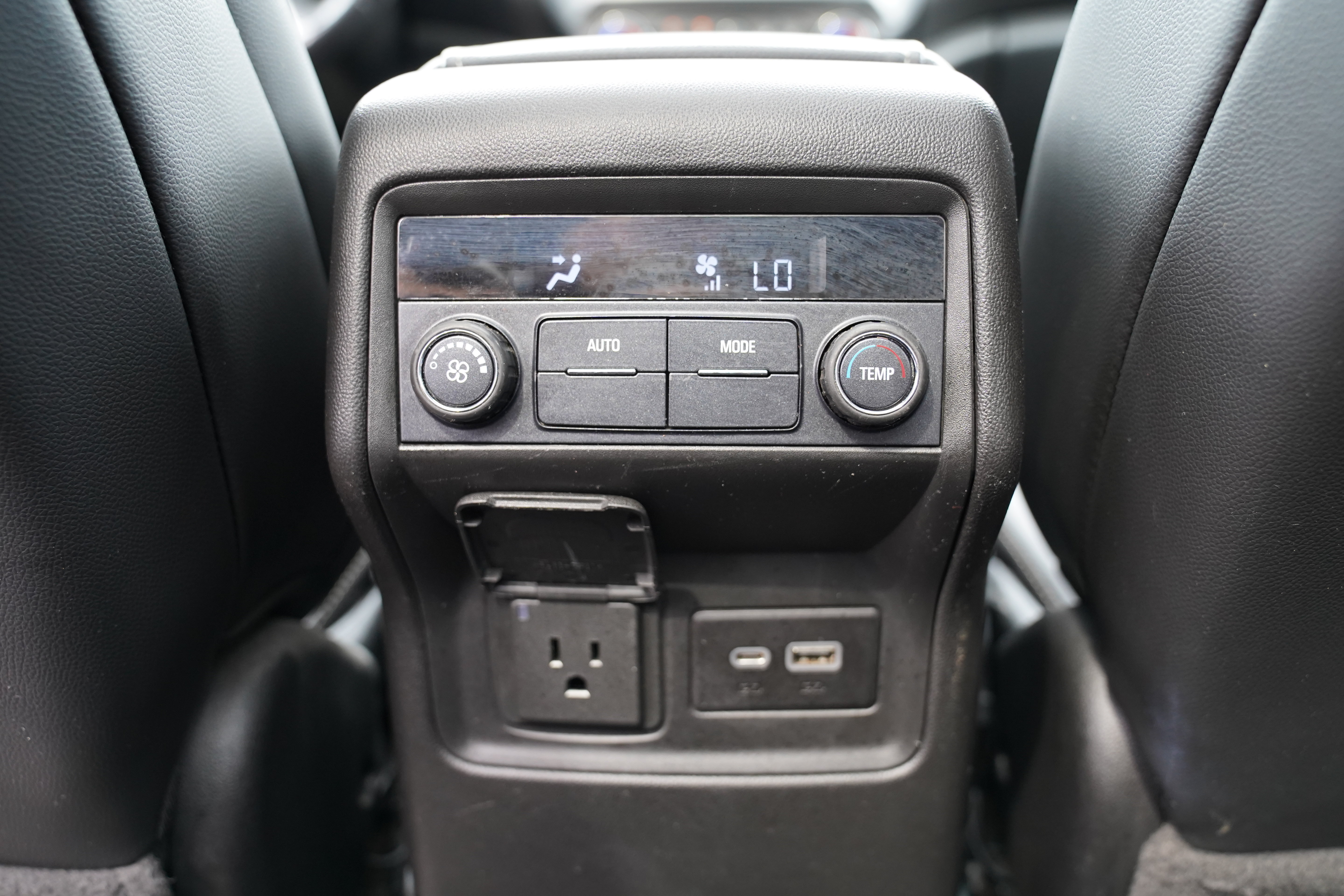 Used 2020 GMC Acadia SLT w/ Trailering Package AWD/4WD image 6