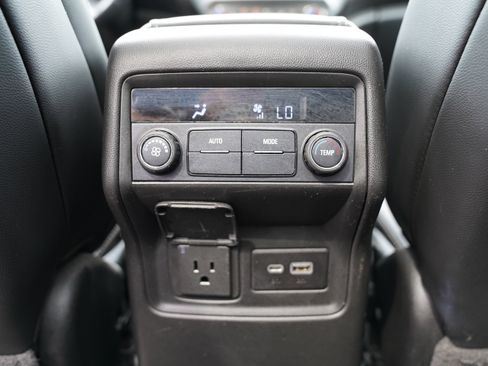 Used 2020 GMC Acadia SLT w/ Trailering Package AWD/4WD image 6