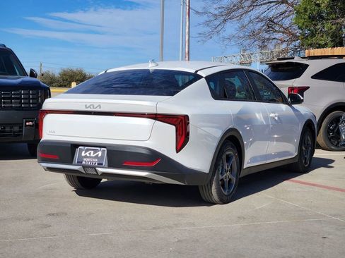 New 2026 Kia K4 FWD image 4