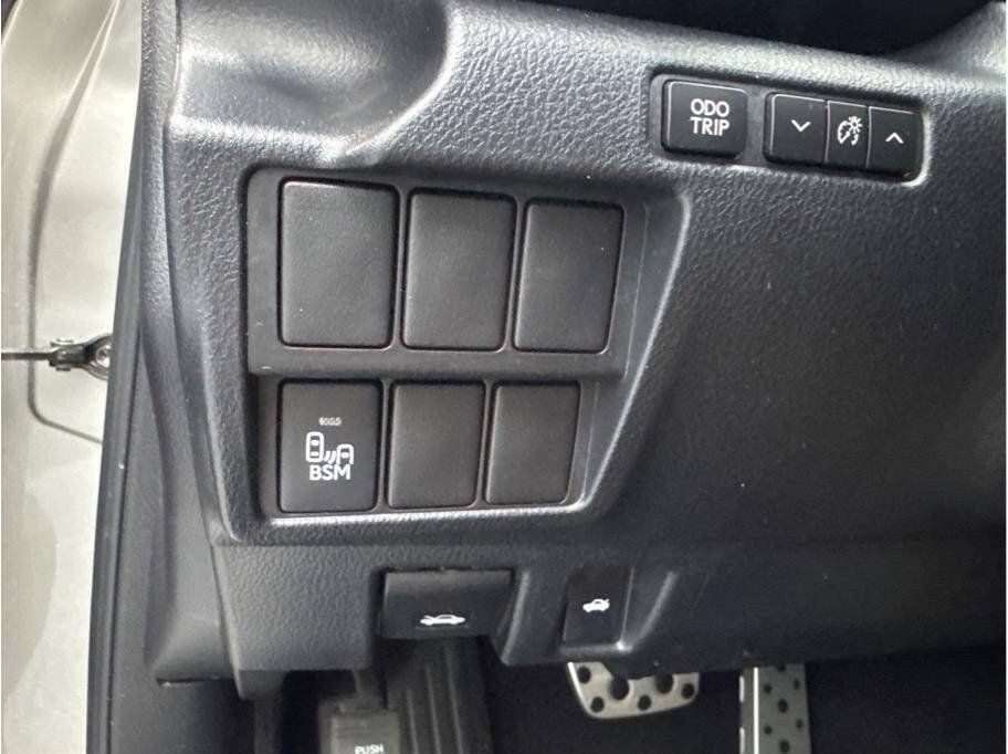 Used 2015 Lexus IS 250 w/ F-Sport Package RWD image 12