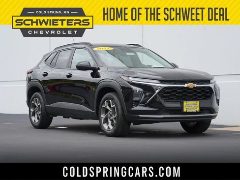 Certified 2025 Chevrolet Trax LT w/ LT Convenience Package FWD image 1