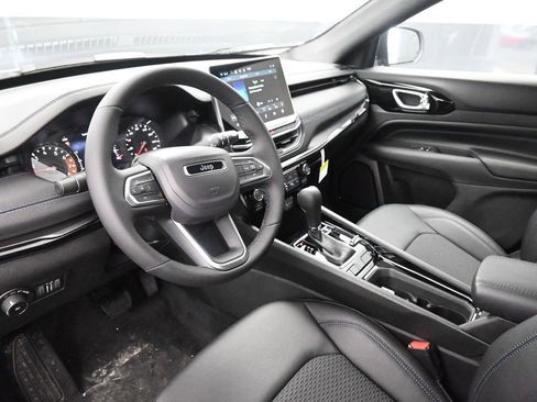 New 2026 Jeep Compass Latitude image 14