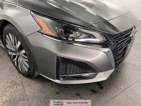 Used 2025 Nissan Altima 2.5 SV FWD image 8
