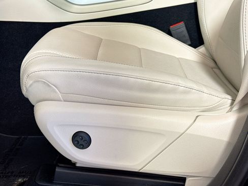 Used 2025 Mercedes-Benz GLS 450 4MATIC image 18