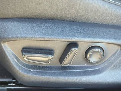 Used 2025 Toyota Camry SE FWD image 10