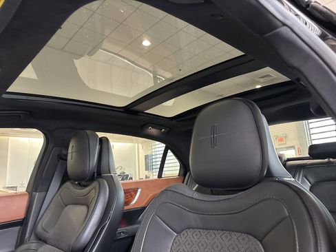Used 2019 Lincoln Continental Black Label AWD/4WD image 26