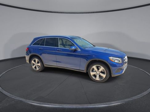 Used 2017 Mercedes-Benz GLC 300 image 2