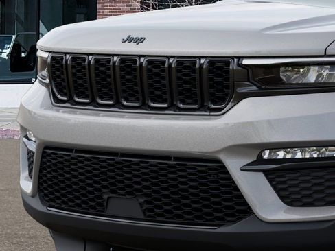 New 2025 Jeep Grand Cherokee Limited image 11