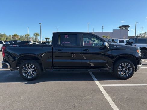 Used 2023 Chevrolet Silverado 1500 LT image 2