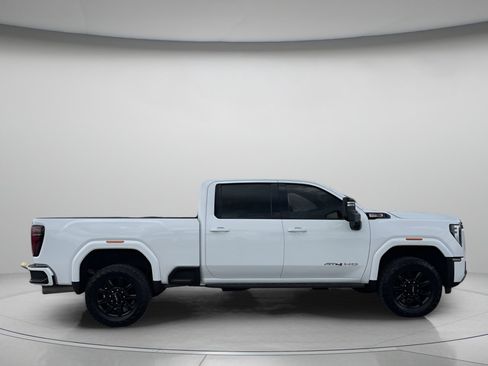 Used 2024 GMC Sierra 2500 AT4 w/ AT4 Premium Plus Package AWD/4WD image 2