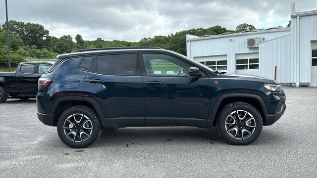Certified 2024 Jeep Compass Trailhawk w/ Trailhawk Elite Group AWD/4WD image 5