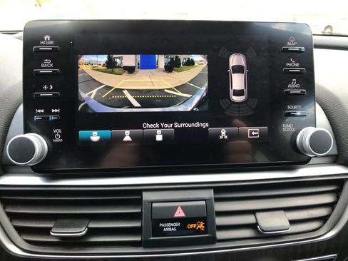Used 2018 Honda Accord Touring image 20