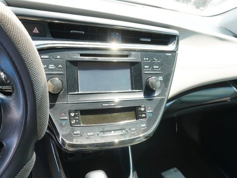 Used 2013 Toyota Avalon XLE Premium FWD image 10