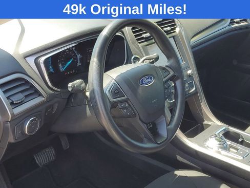 Used 2020 Ford Fusion SE FWD image 11