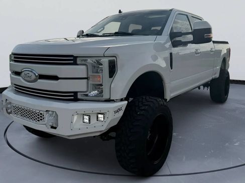 Used 2019 Ford F250 Lariat w/ Lariat Ultimate Package AWD/4WD image 2