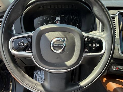 Used 2020 Volvo XC90 T6 Momentum AWD/4WD image 17