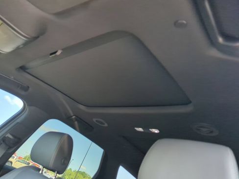 Used 2023 Buick Enclave Essence w/ Experience Buick Package AWD/4WD image 9