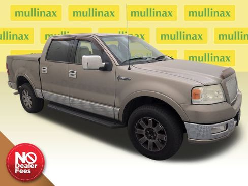 Used 2006 Lincoln Mark LT Base image 1