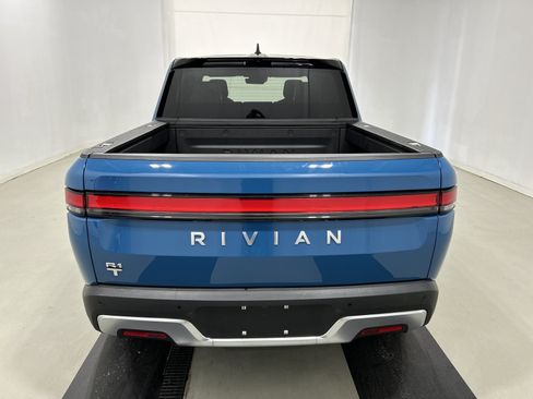 Used 2024 Rivian R1T Adventure Dual AWD/4WD image 4