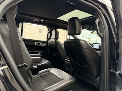 Used 2022 Ford Explorer ST-Line AWD/4WD image 16