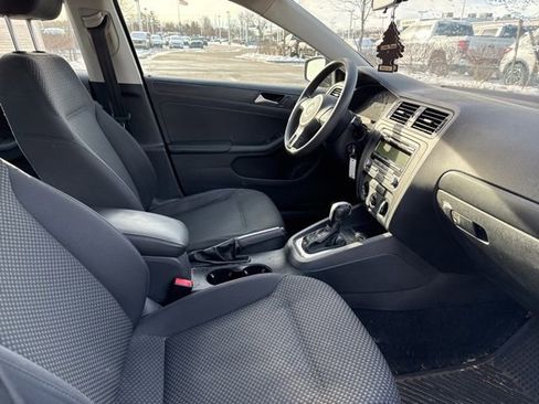 Used 2013 Volkswagen Jetta Sedan image 9