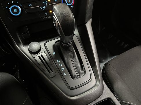 Used 2018 Ford Focus SE image 31