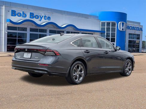 Certified 2024 Honda Accord EX-L image 3