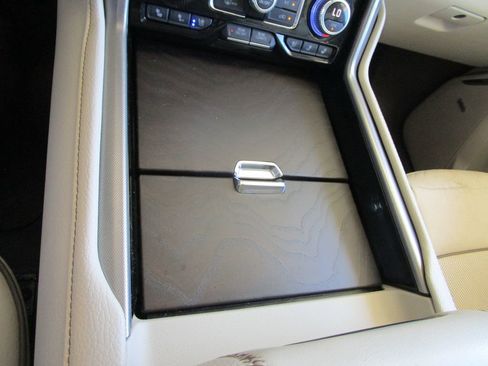 Used 2022 GMC Yukon XL Denali image 37