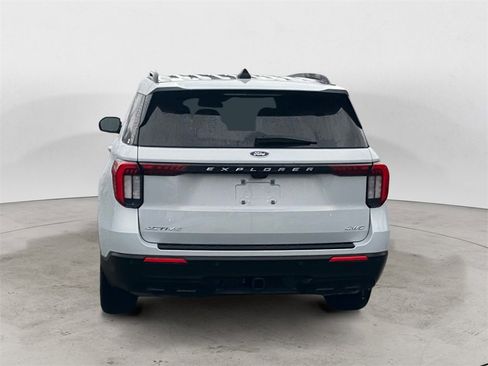 Certified 2025 Ford Explorer Active image 4