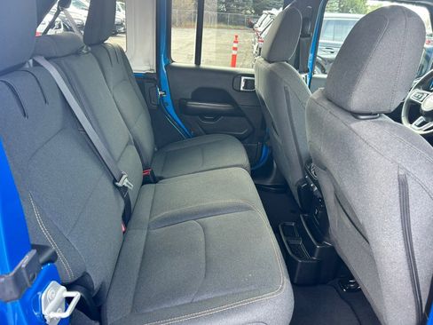 Used 2024 Jeep Wrangler Sahara image 22